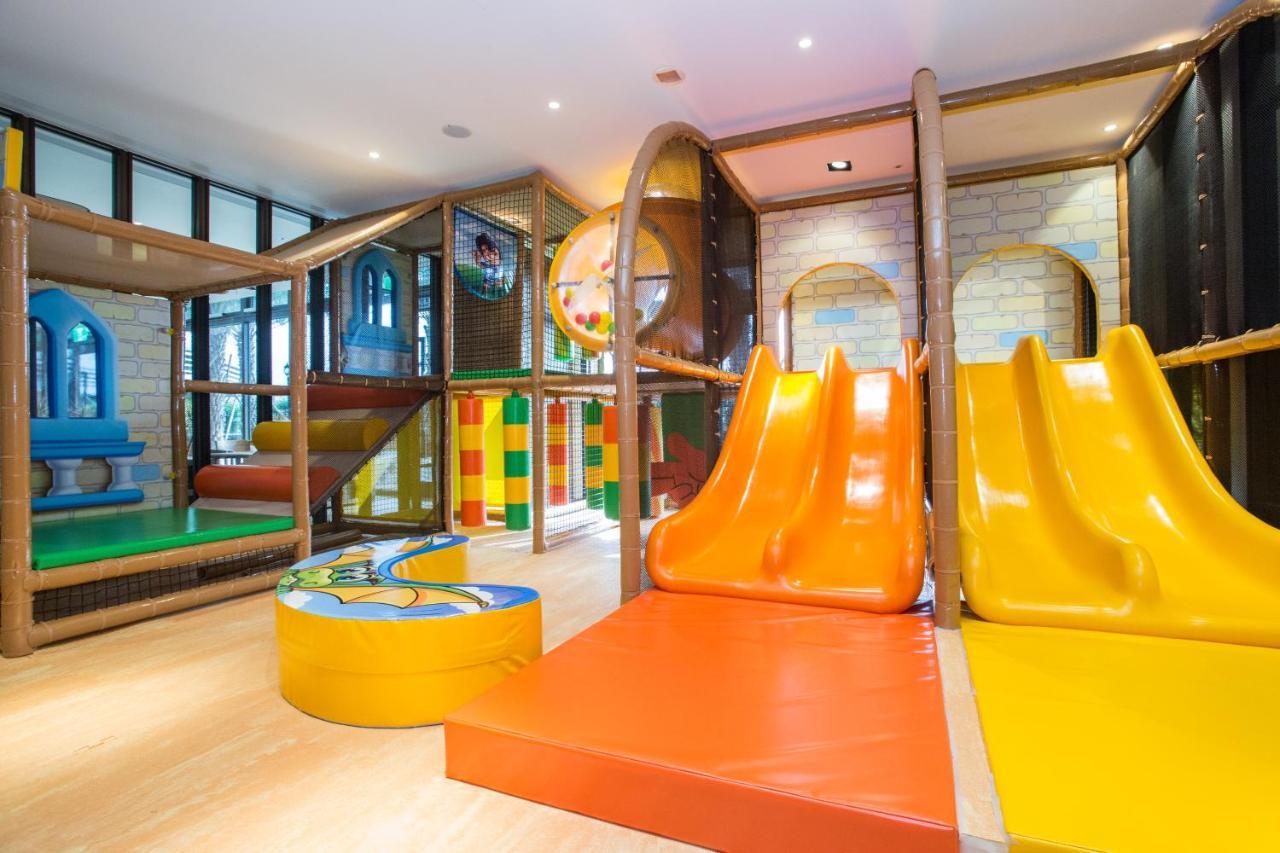Cuncyue Hot Spring Resort Lotung Kültér fotó The children's play area