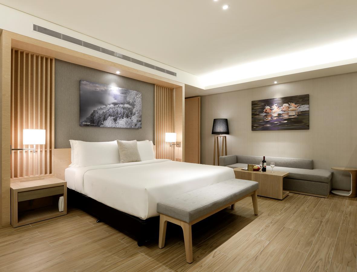 Cuncyue Hot Spring Resort Lotung Kültér fotó Deluxe Room